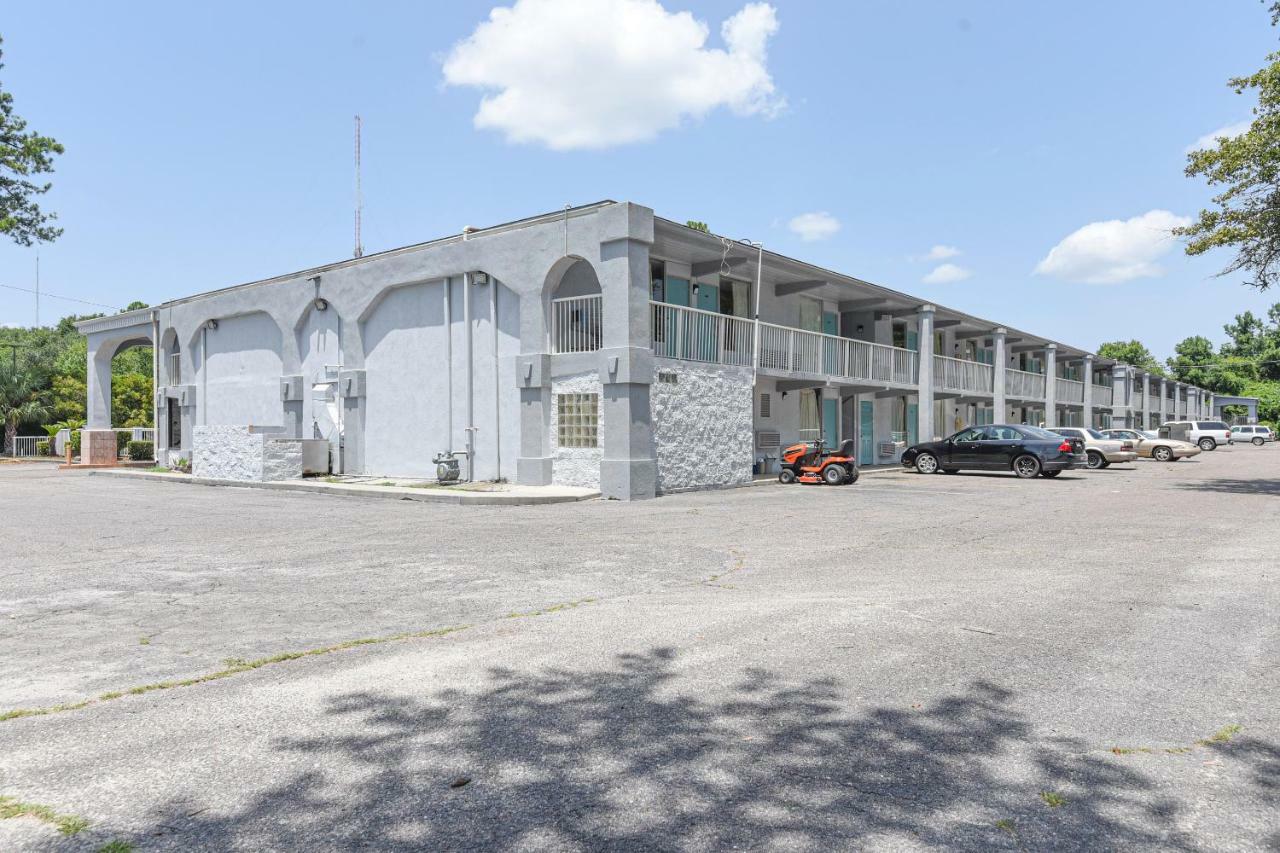 Hotel Valdosta Ga I-75 & Us-221 N Hwy Екстериор снимка